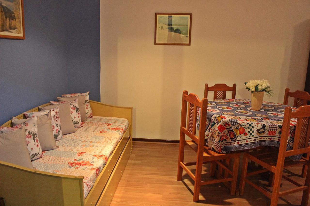 Apartamento Familiar - Praia Da Enseada グァルジャー エクステリア 写真