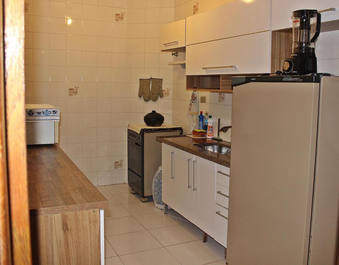 Apartamento Familiar - Praia Da Enseada グァルジャー エクステリア 写真